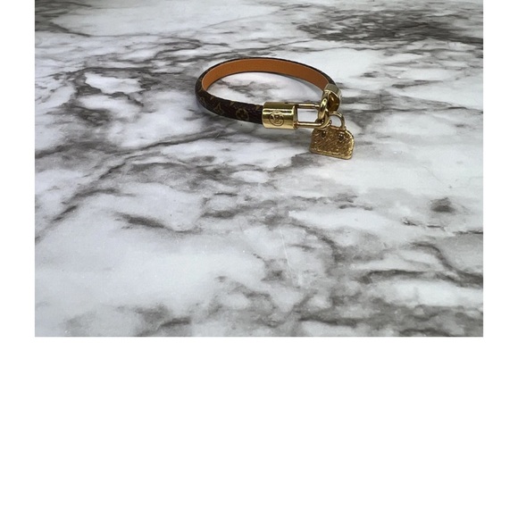 Gorgeous Louis Vuitton Luxury Bracelet Size 17 - Picture 9 of 9
